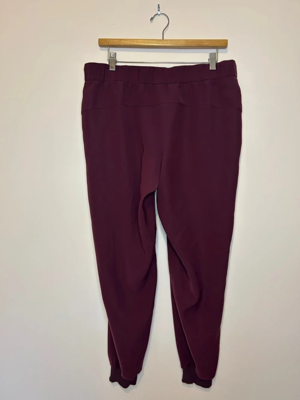Lululemon On the Fly Jogger Woven Cassis Size 10 28” Burgundy - Picture 5 of 7
